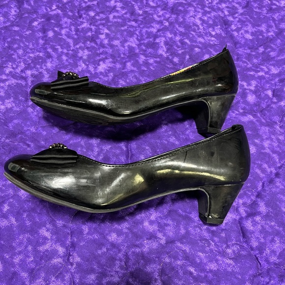 George heels - Picture 4 of 5